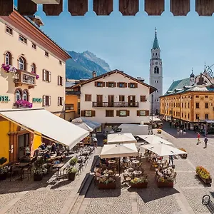 Hotel Royal Cortina